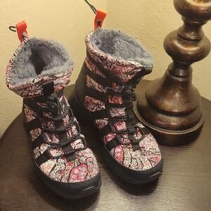 Nike Paisley Patterned Women's Boots Size 7